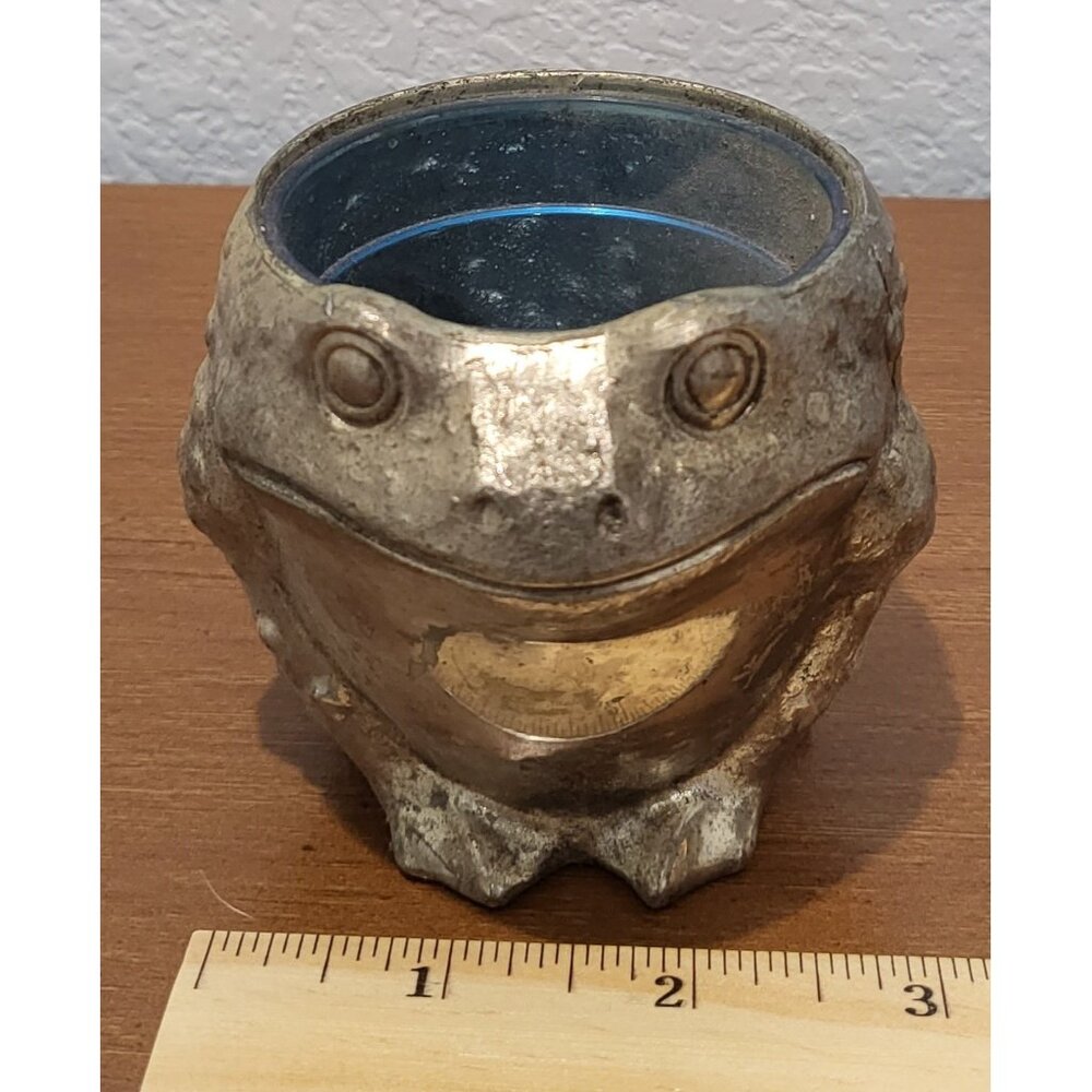 Frog candle holder or plant holder